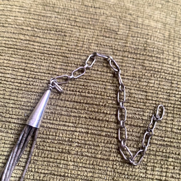 Old Pawn Style Liquid Silver Choker - Picture 5 of 8